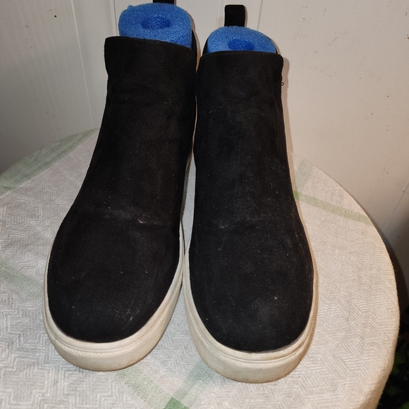 Soda Flat Shoes Slip On Women's 9M Black Soft Faux Suede Casual Sneakers - Picture 1 of 8